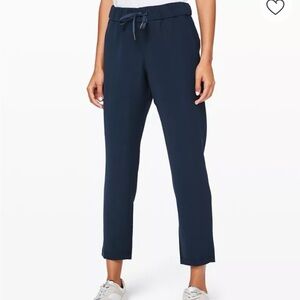 Lululemon On The Fly 7/8 Pant Navy